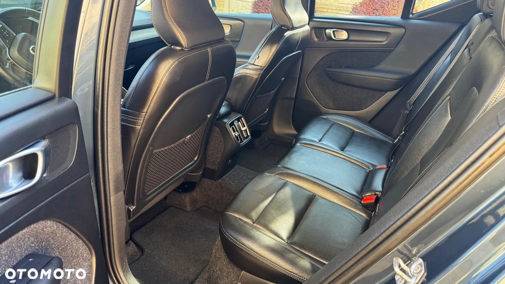 Volvo XC 40 D4 AWD Inscription - 23