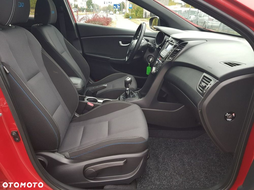 Hyundai i30 blue 1.6 GDI Passion - 18