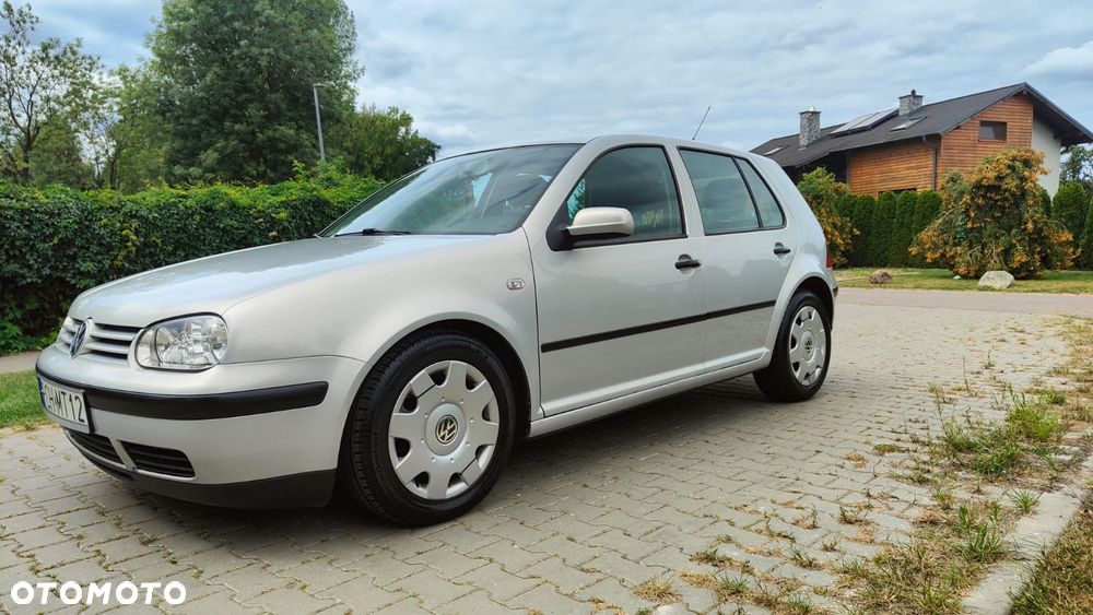 Volkswagen Golf - 4