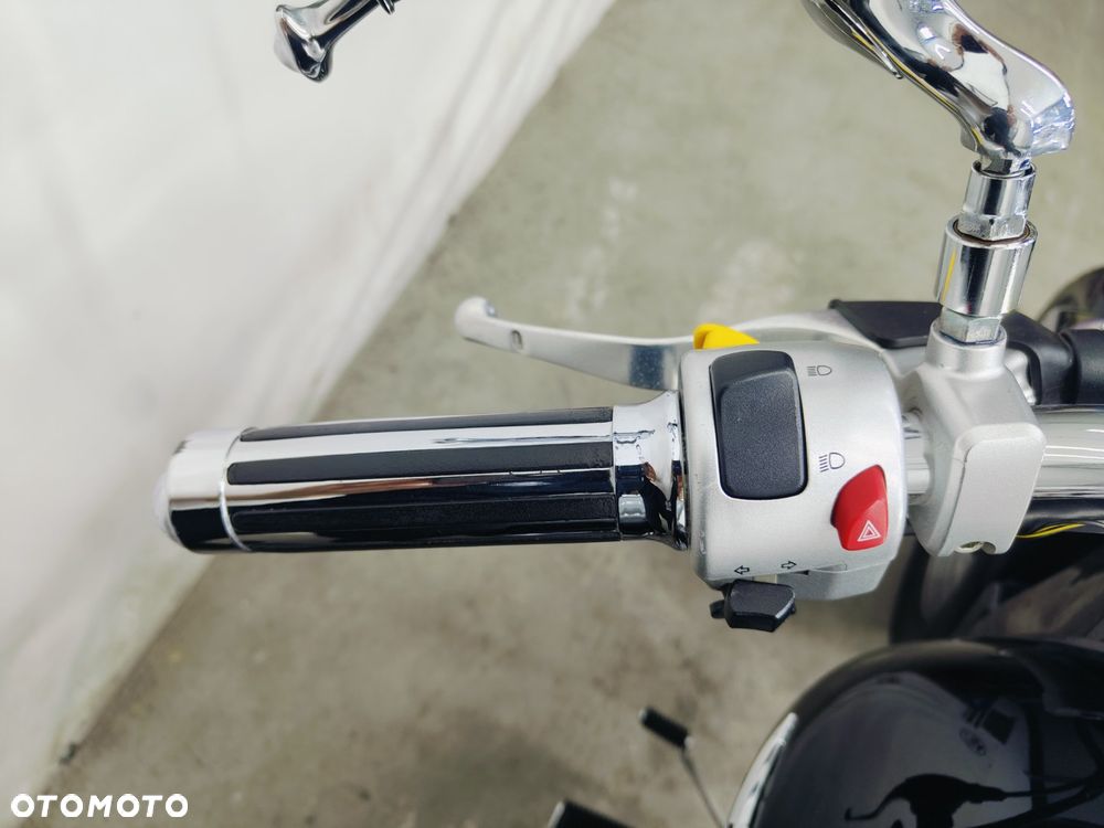 Suzuki Intruder - 14