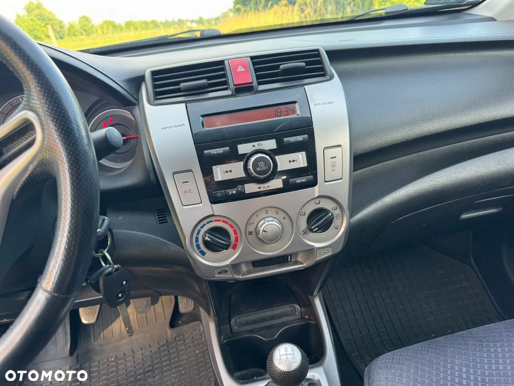 Honda City 1.4 Comfort - 16