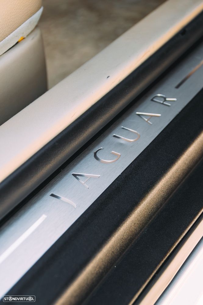 Jaguar XK 4.2 V8 - 35