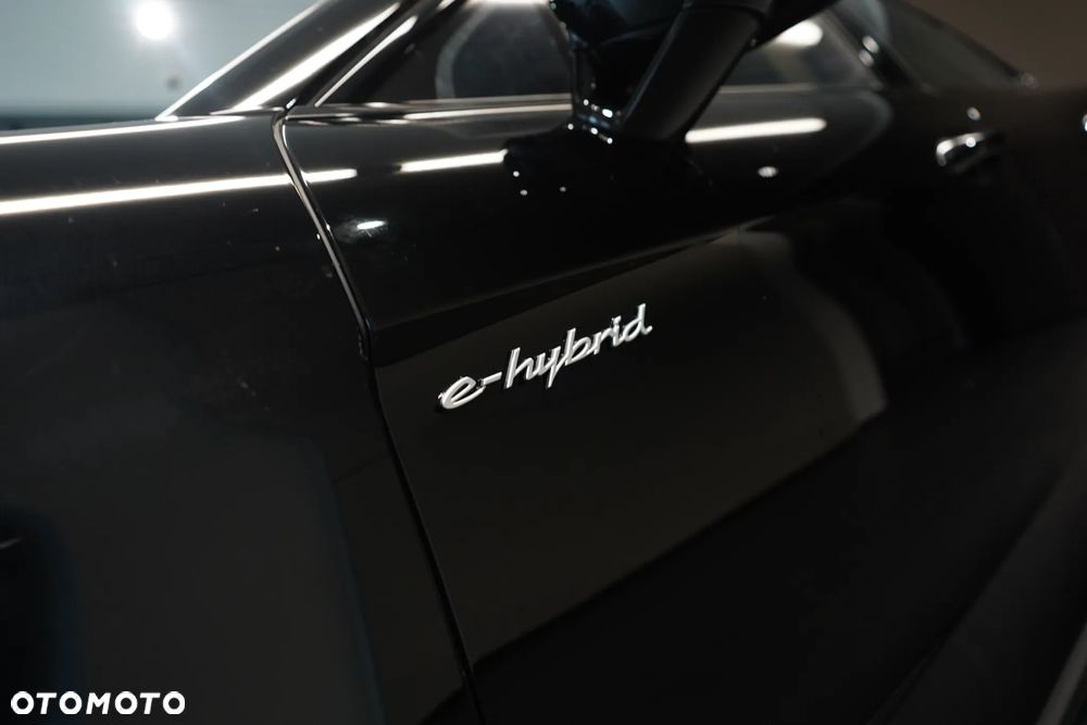 Porsche Panamera ver-4-e--hybrid-phev - 29
