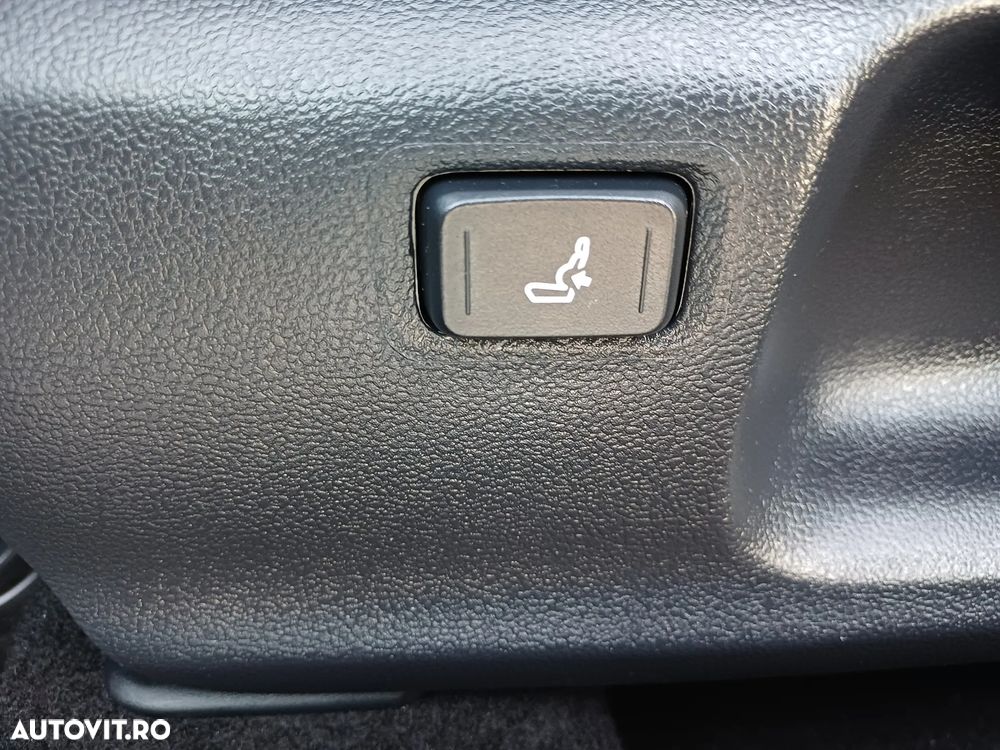 Toyota Corolla 1.8 HSD Business - 21