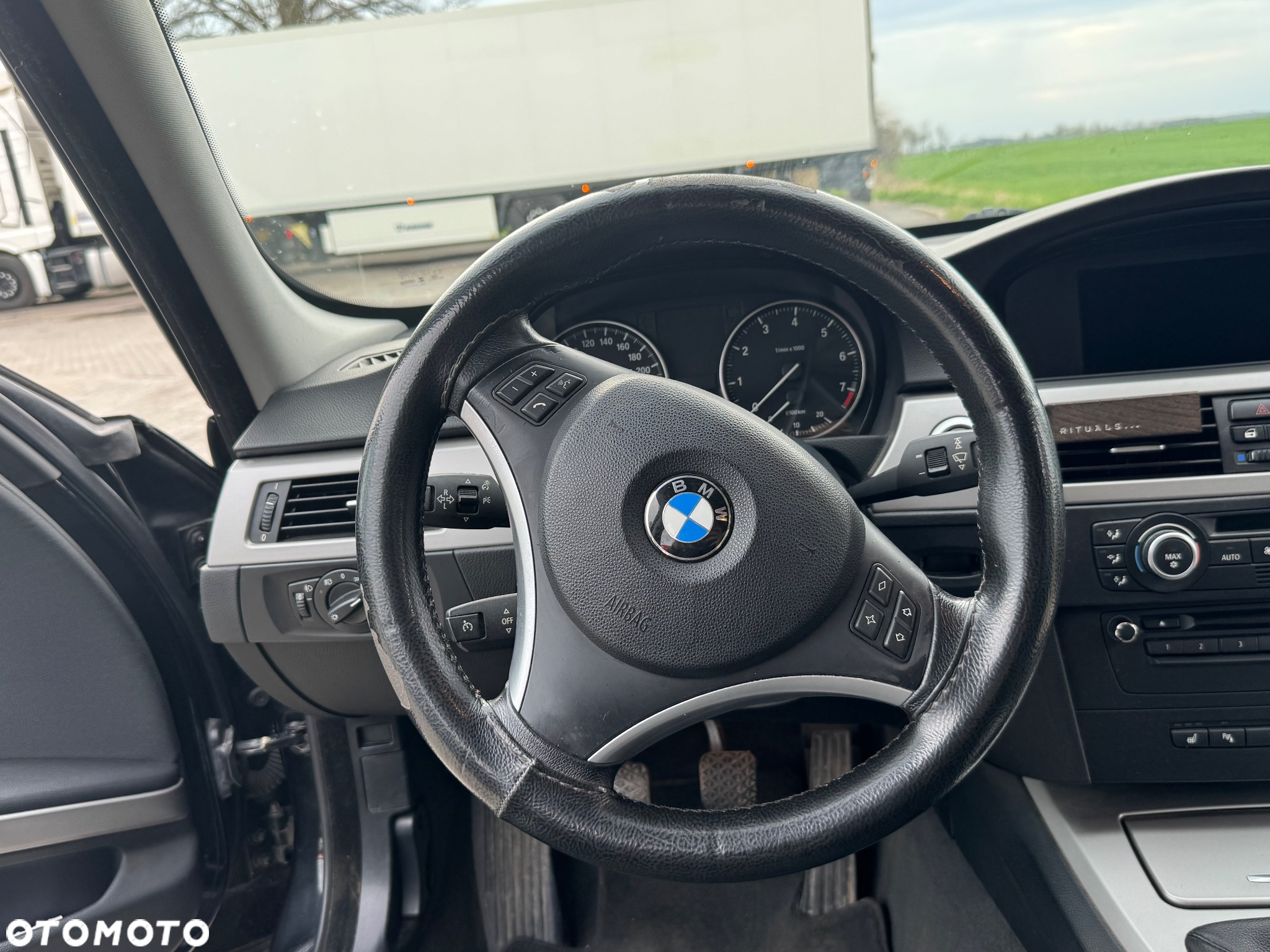 BMW Seria 3 320i - 26