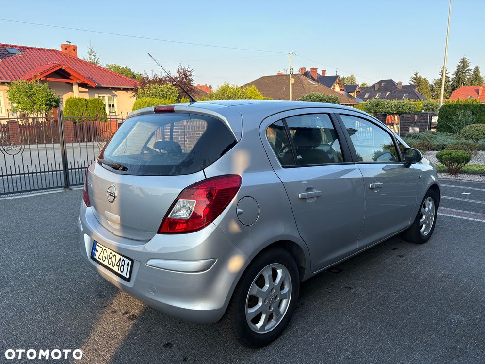 Opel Corsa 1.4 16V Edition - 5