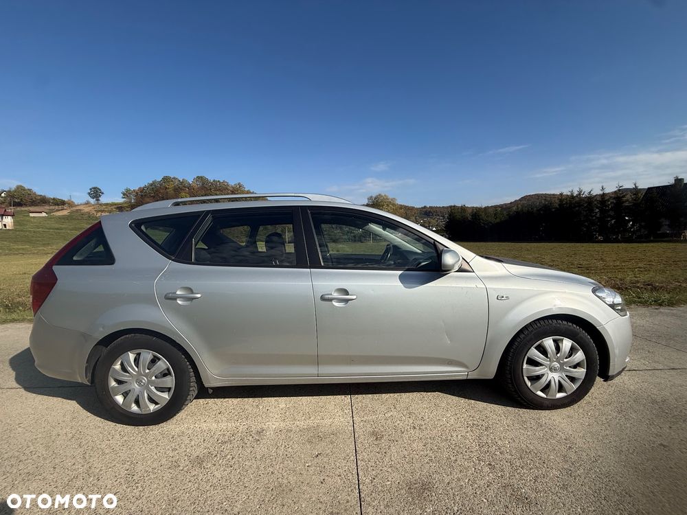 Kia Ceed - 6