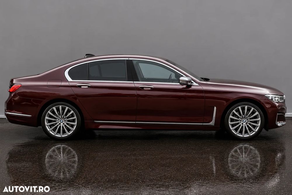 BMW Seria 7 730d xDrive MHEV - 9