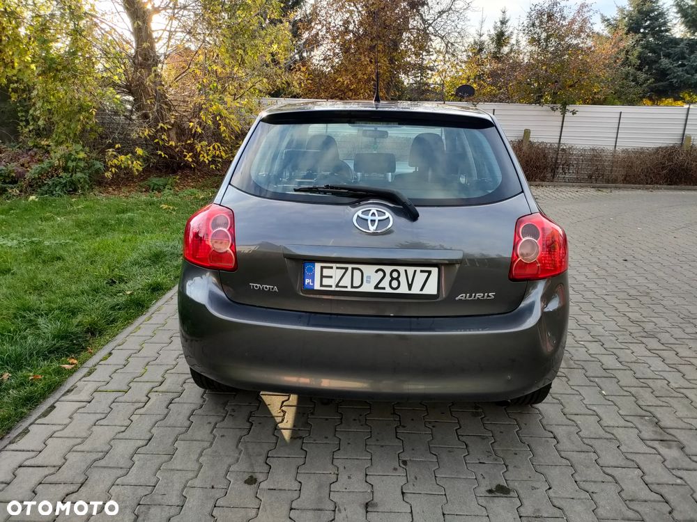 Toyota Auris 2.0 D-4D Sol - 10