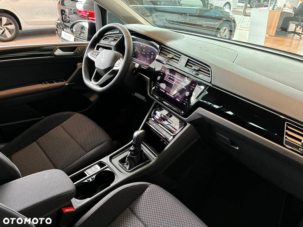 Volkswagen Touran - 22