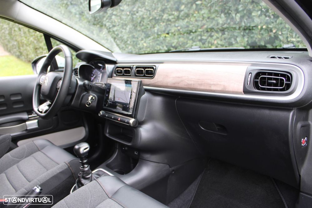 Citroën C3 1.2 PureTech Shine - 29