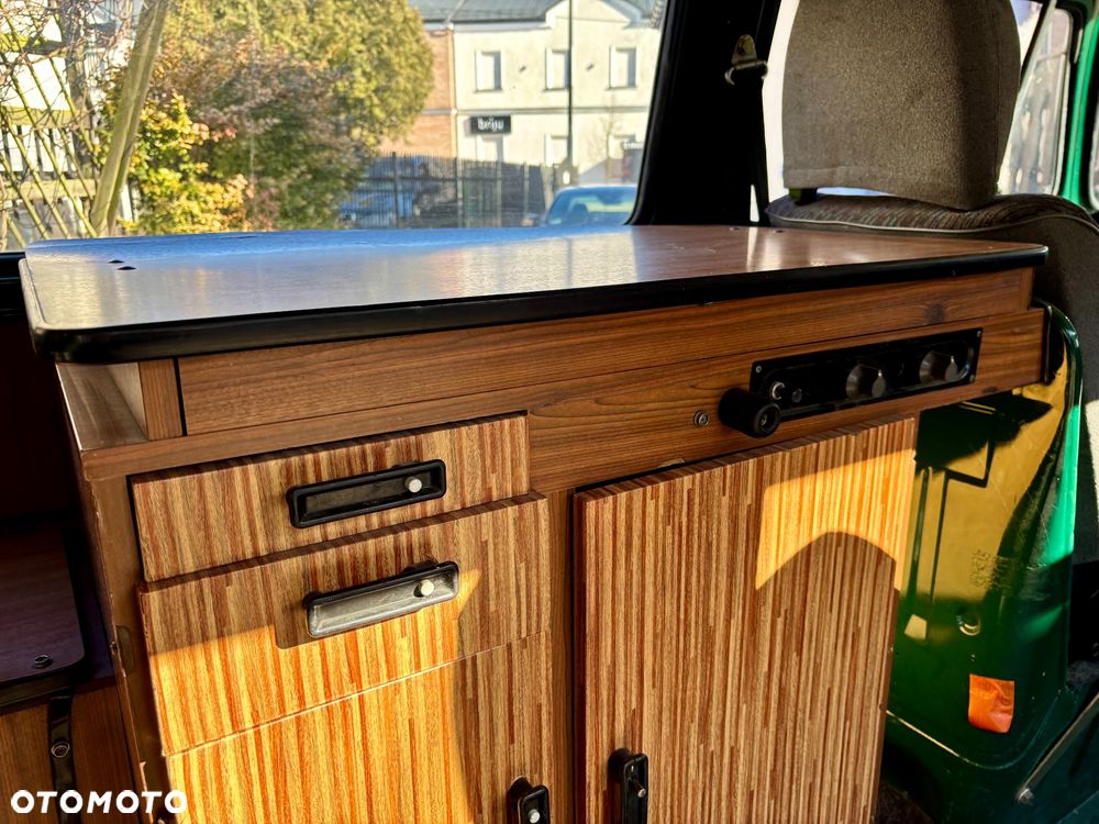 Volkswagen Transporter - 12