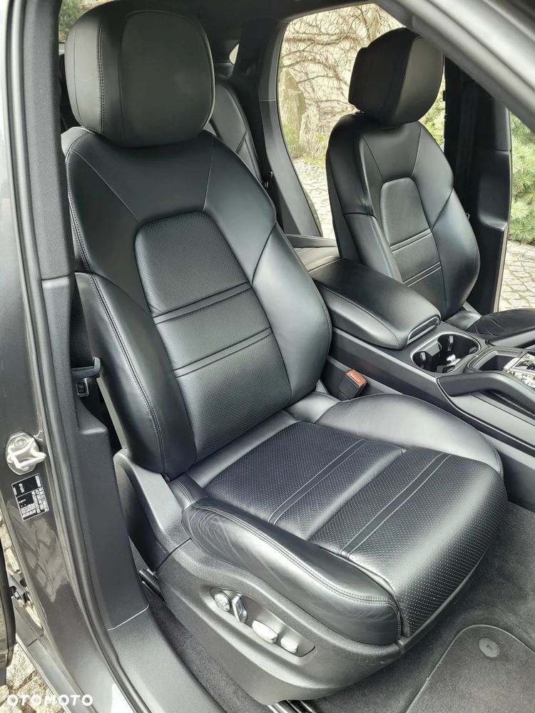 Porsche Cayenne E-Hybrid - 11