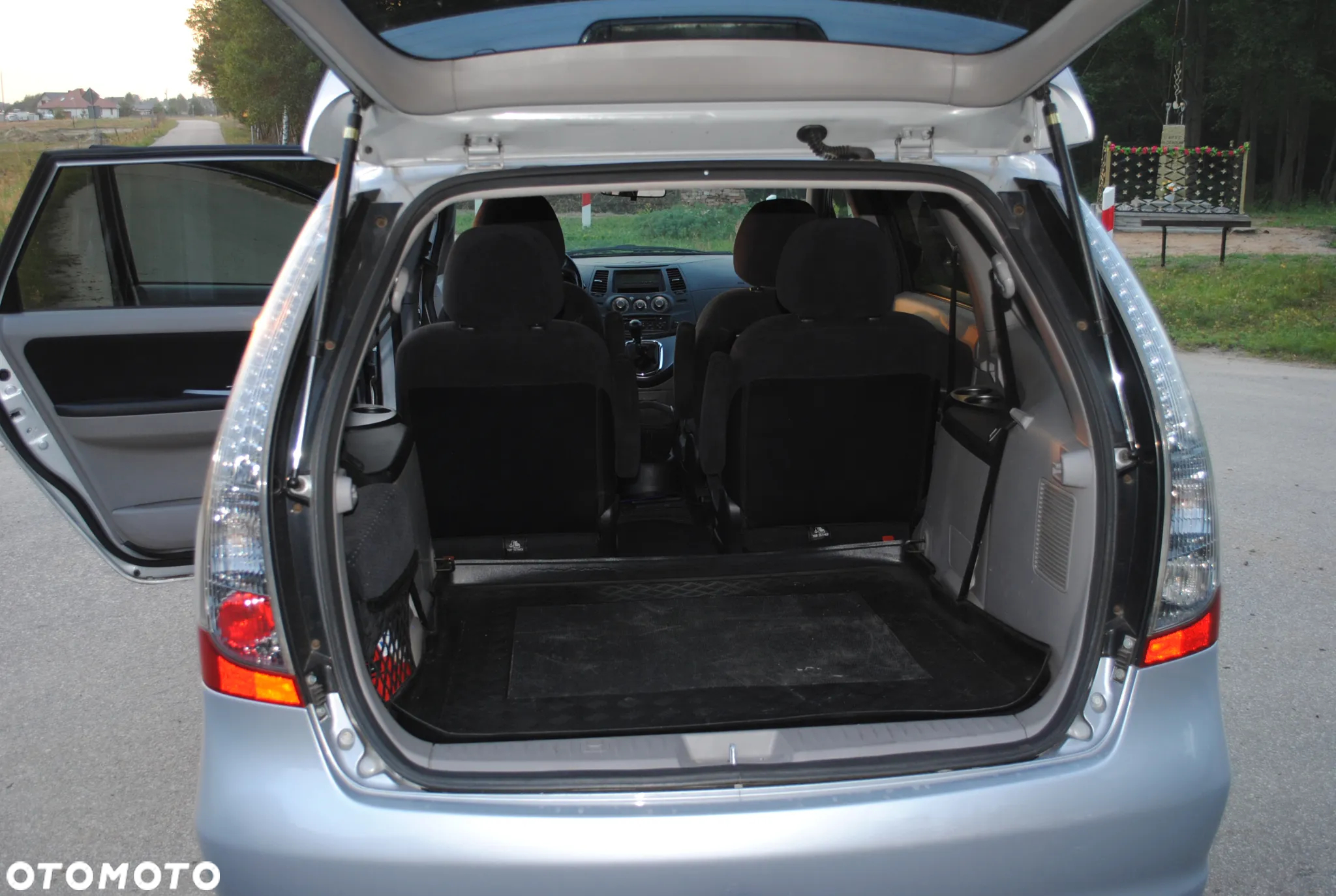 Mitsubishi Grandis 2.0 DID Intense - 10