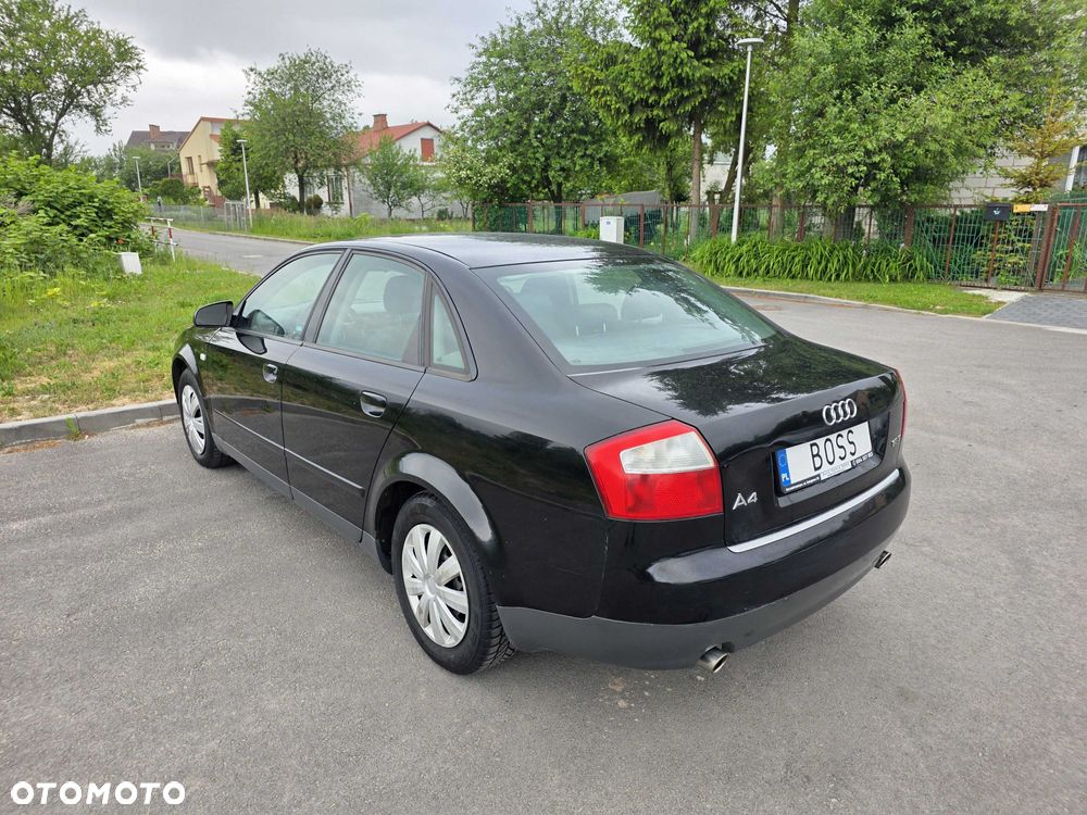 Audi A4 Limousine - 3