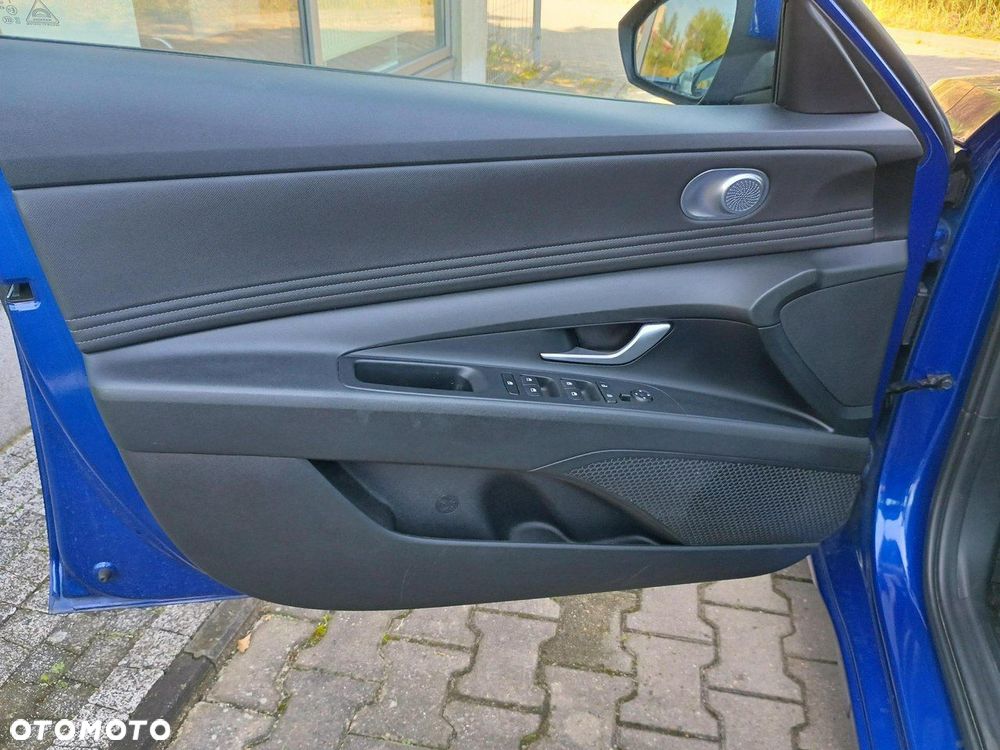 Hyundai Elantra - 10