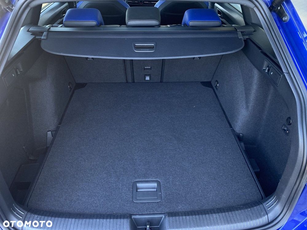 Volkswagen Golf Variant 2.0 TSI 4Motion R DSG - 35