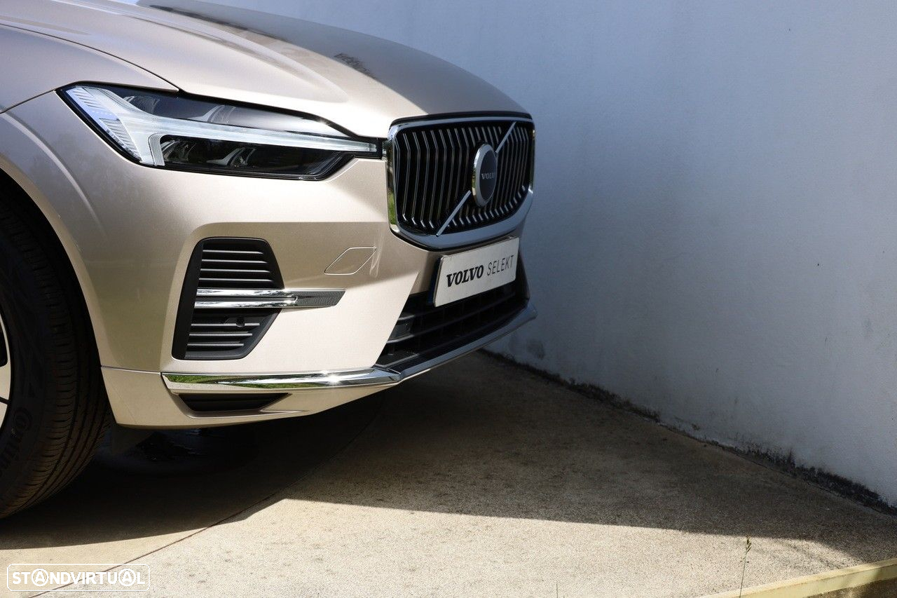 Volvo XC 60 2.0 B4 Plus Bright - 26