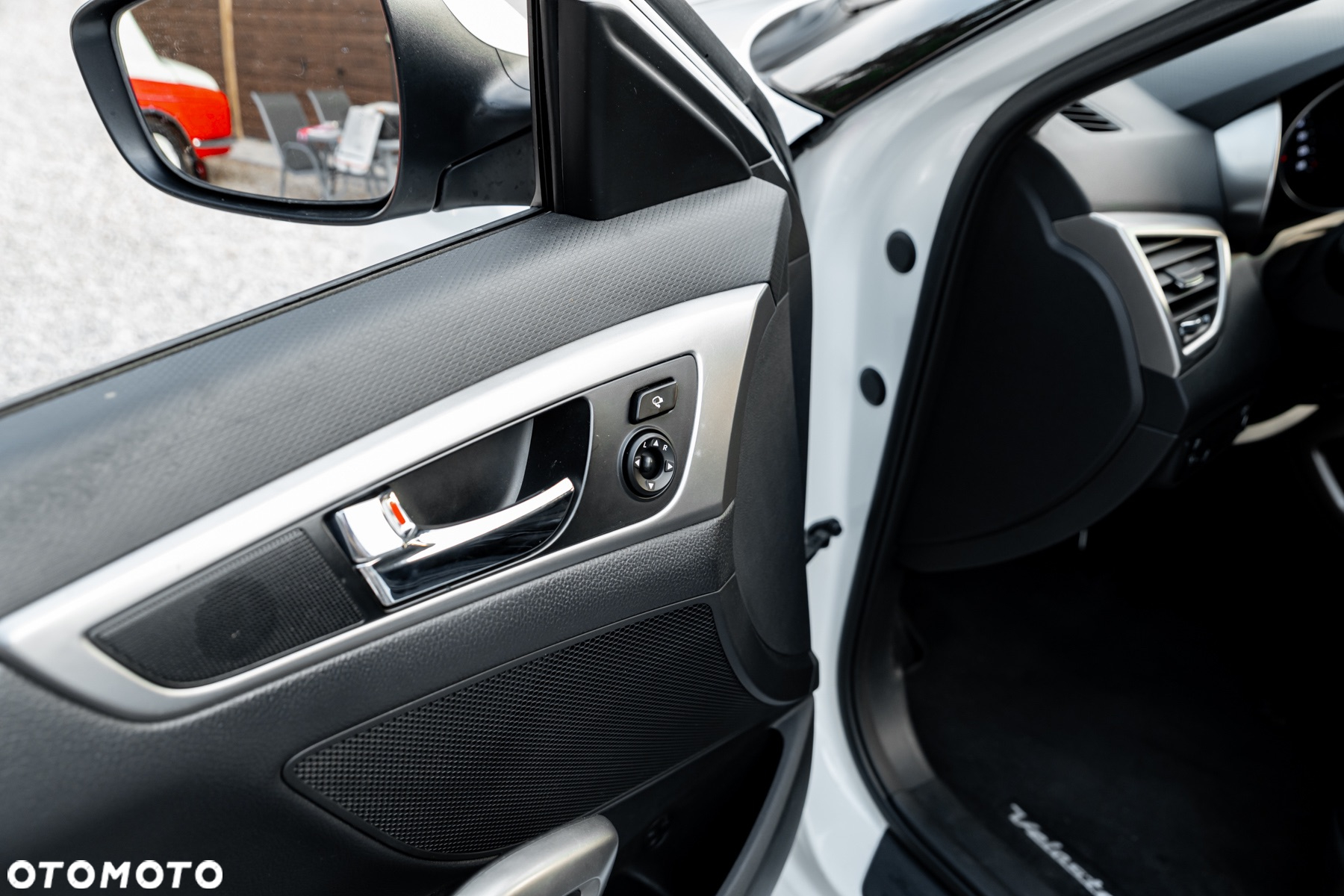 Hyundai Veloster 1.6 GDI Premium - 17
