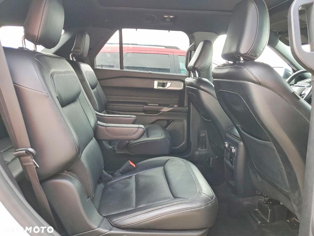 Ford Explorer - 10