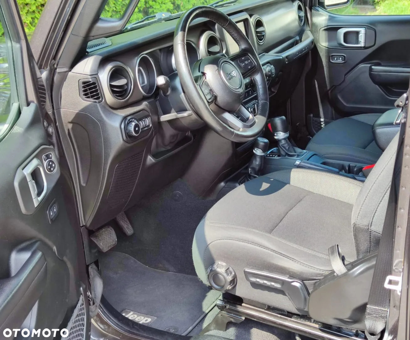 Jeep Wrangler Unlimited GME 2.0 Turbo Sahara - 34