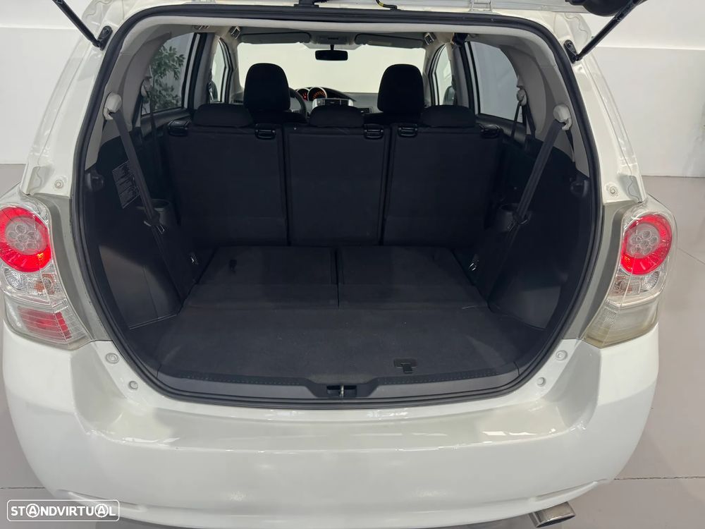Toyota Verso 2.0 D-4D Executive - 27