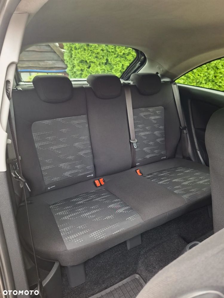 Opel Corsa 1.4 16V Satellite - 11