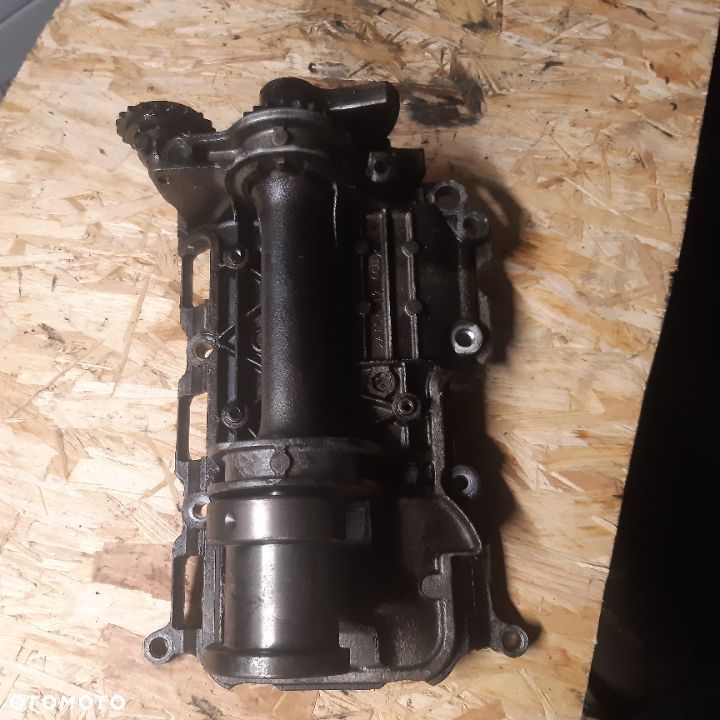 POMPA OLEJU Z WAŁKIEM VW POLO 1.4 TDI 045103303A - 1