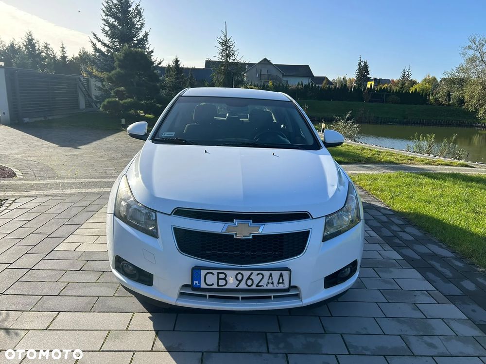Chevrolet Cruze 2011 photo 3