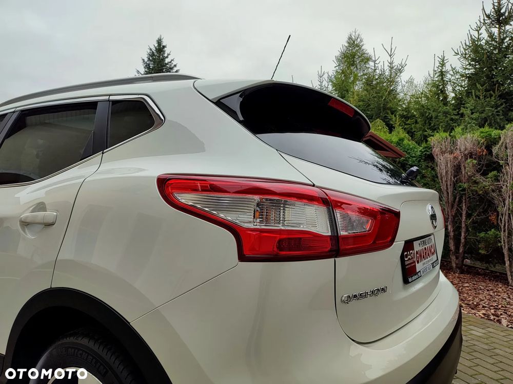 Nissan Qashqai 1.2 DIG-T Xtronic TEKNA - 32