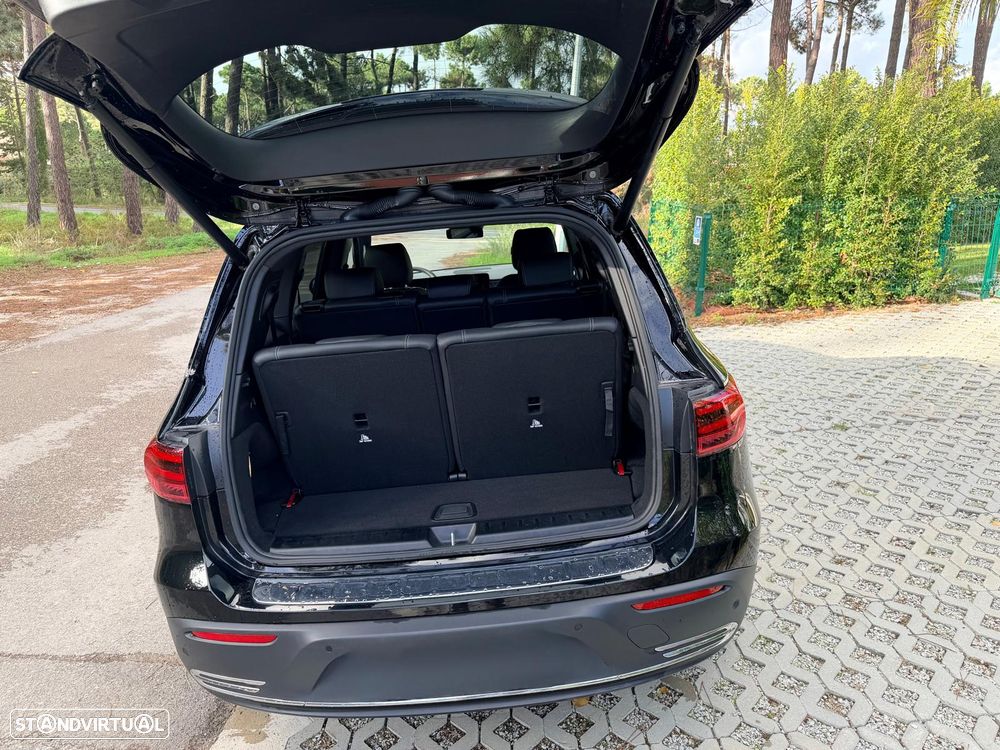 Mercedes-Benz EQB - 12