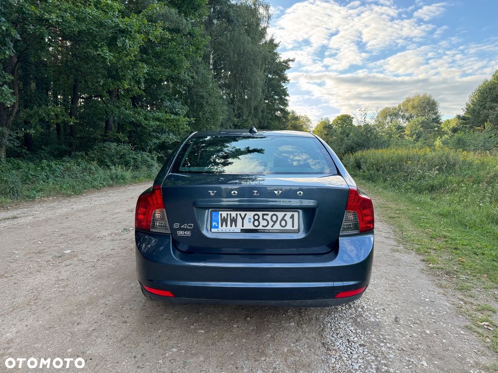 Volvo S40 1.6 - 8