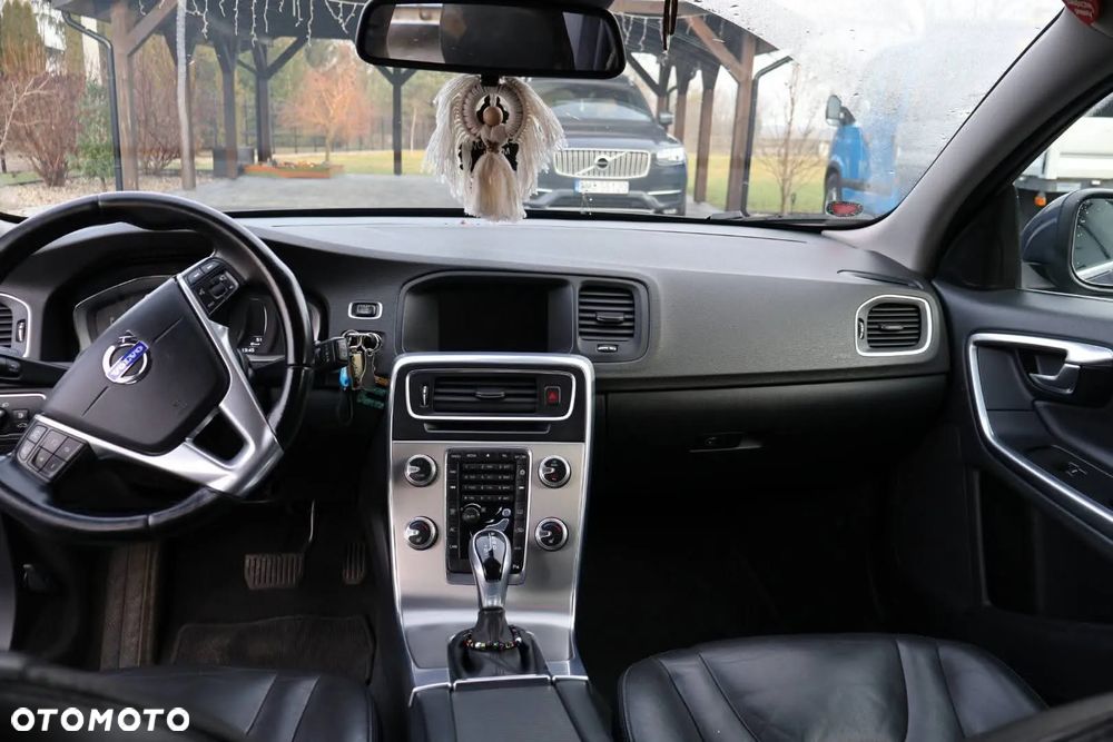 Volvo V60 D4 Drive-E Momentum - 5