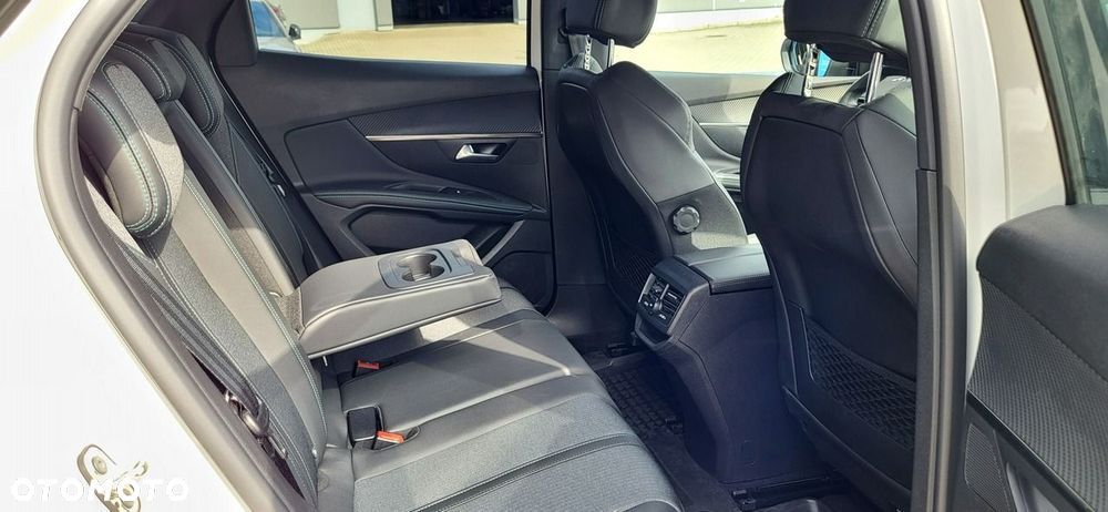 Peugeot 3008 1.2 PureTech Allure Pack S&S EAT8 - 28