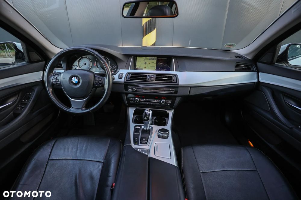 BMW Seria 5 525d xDrive Sport-Aut Modern Line - 24
