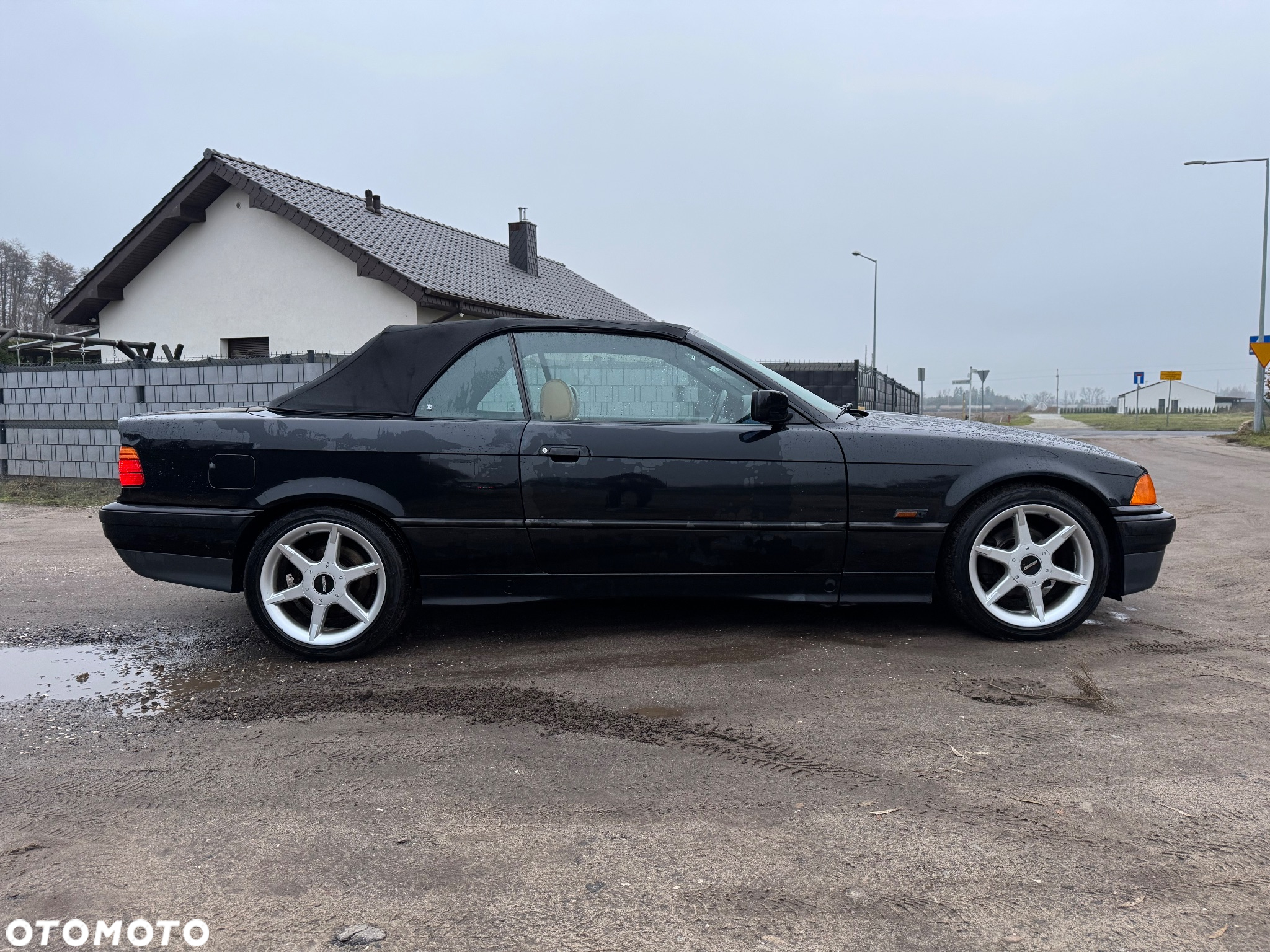 BMW Seria 3 318i Cabriolet - 11