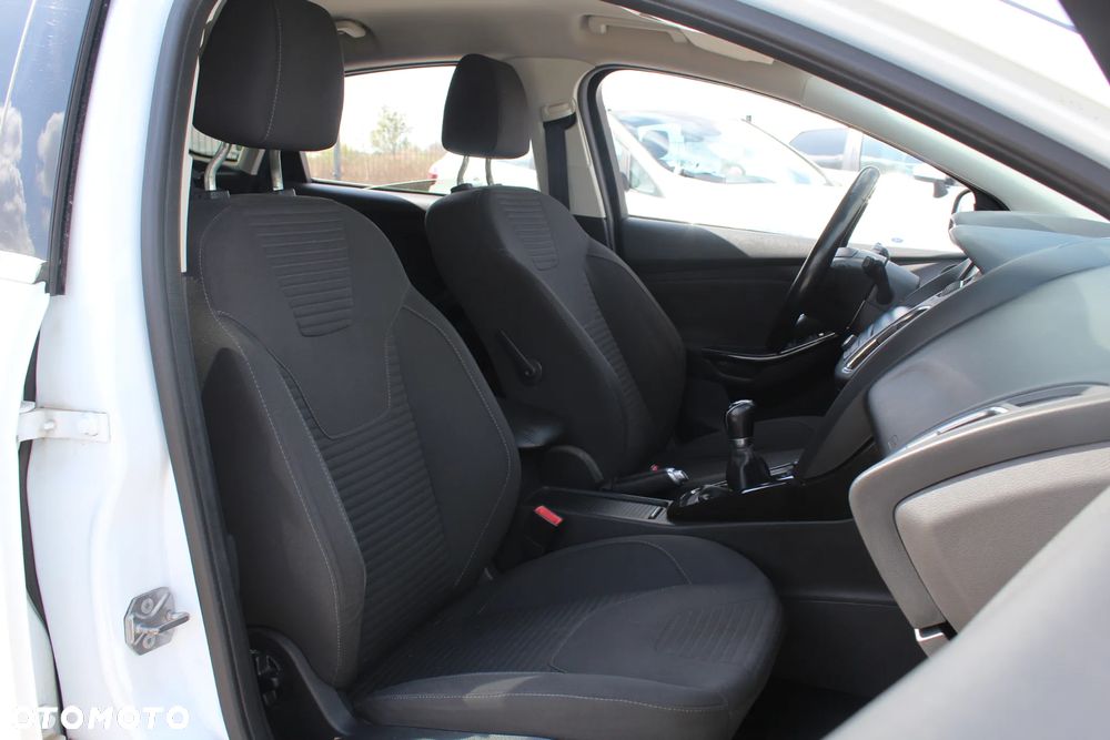 Ford Focus 1.0 EcoBoost Titanium - 24