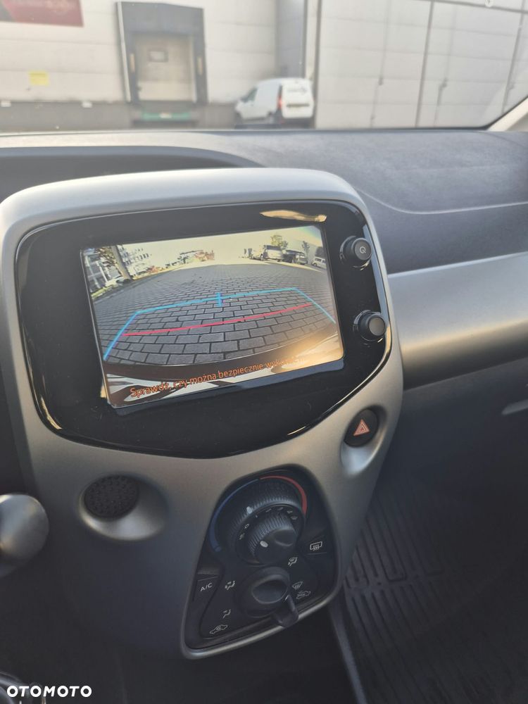 Toyota Aygo x-play - 13