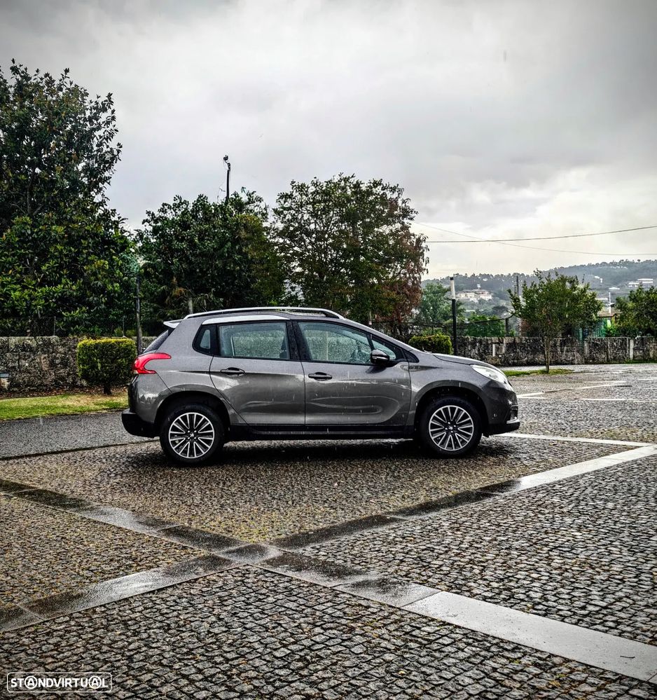 Peugeot 2008 1.6 BlueHDi GT Line - 25