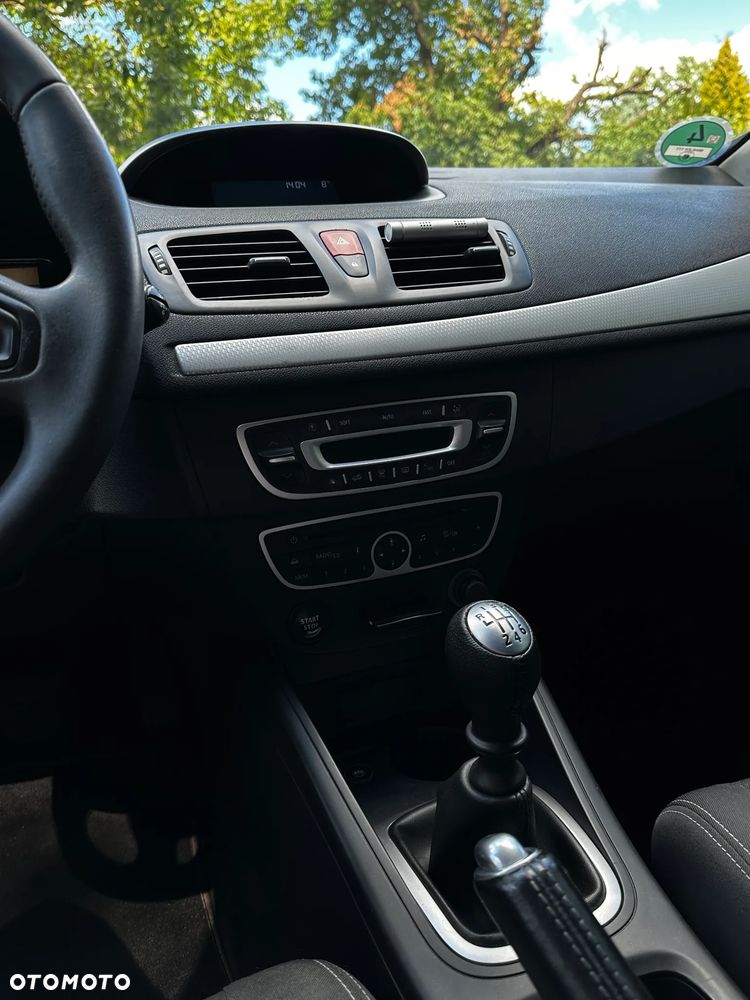 Renault Megane 1.6 16V 110 Dynamique - 19