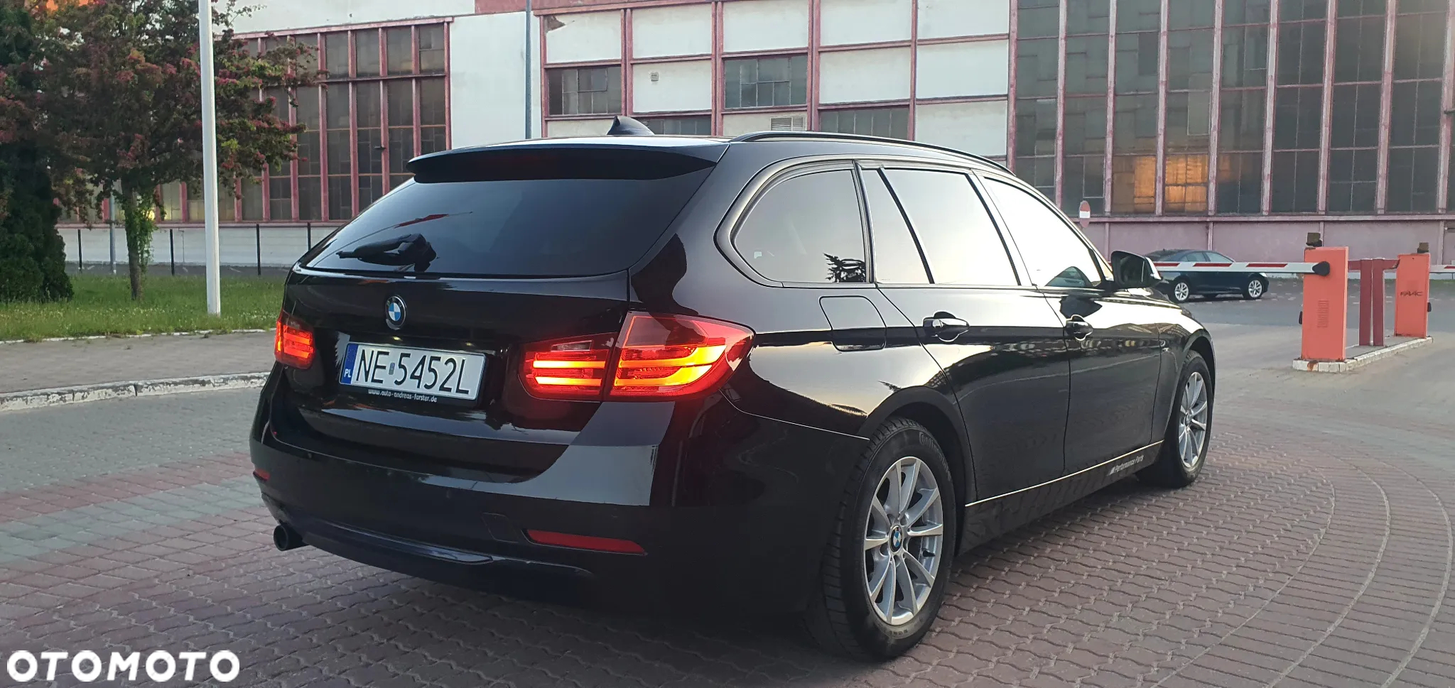 BMW Seria 3 320d Touring Sport-Aut Blue Performance - 4