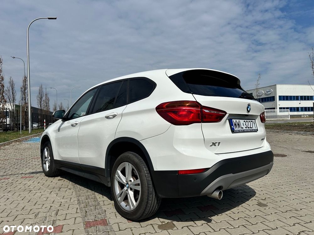 BMW X1 sDrive18i - 16