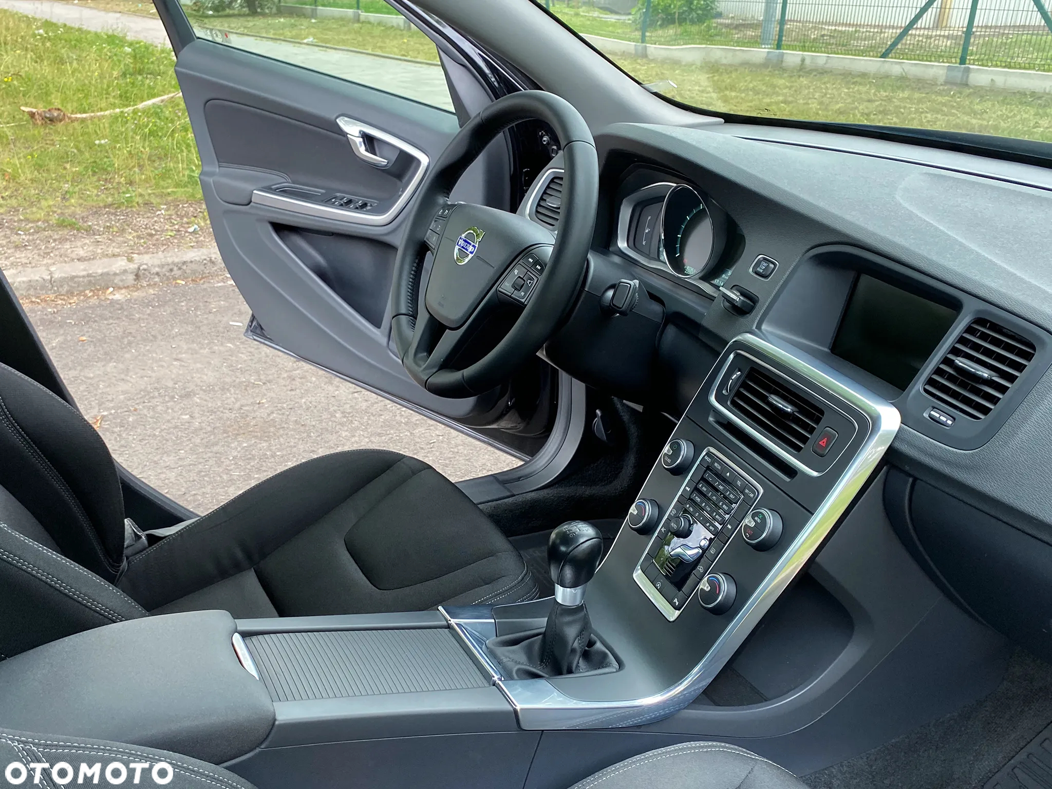 Volvo S60 T3 Kinetic - 11