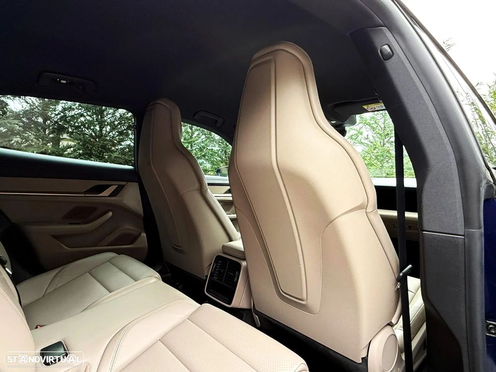 Porsche Taycan Cross Turismo 4 - 24