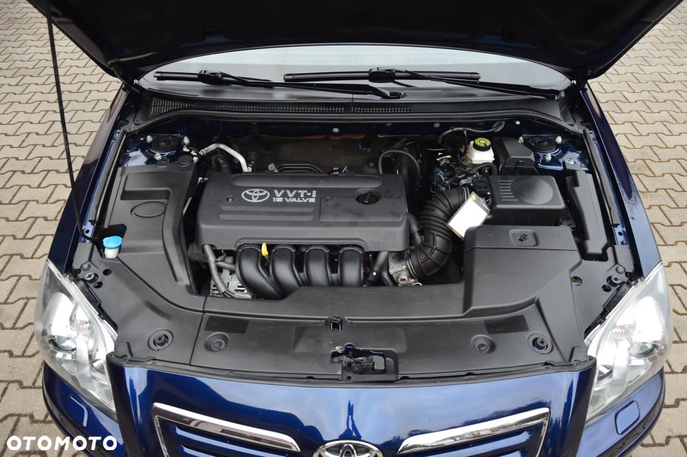 Toyota Avensis 1.8 VVT-i Sol - 32