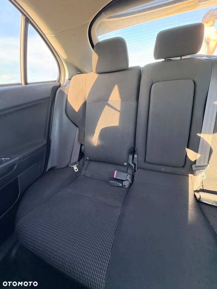 Mitsubishi Lancer 1.8 Intense - 10