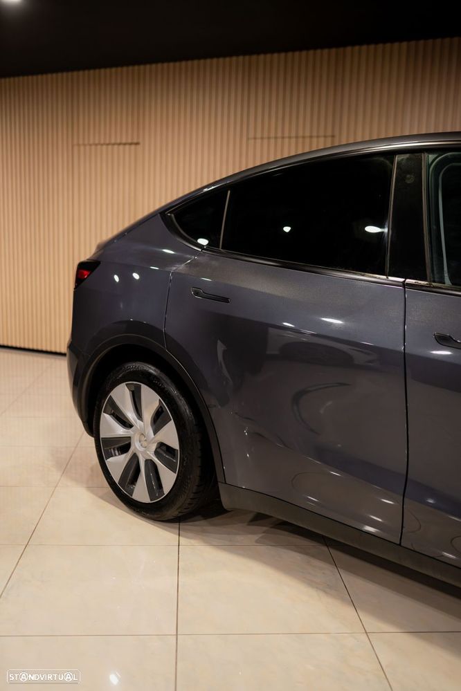 Tesla Model Y RWD - 7