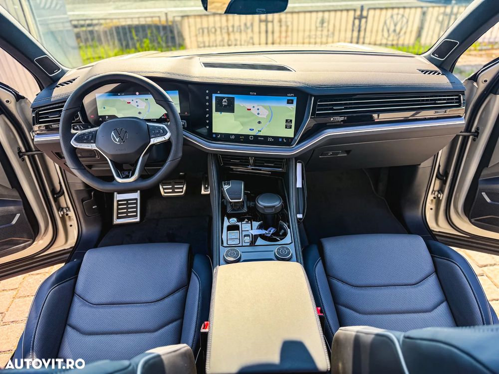 Volkswagen Touareg V6 TDI 4MOTION R-Line - 24
