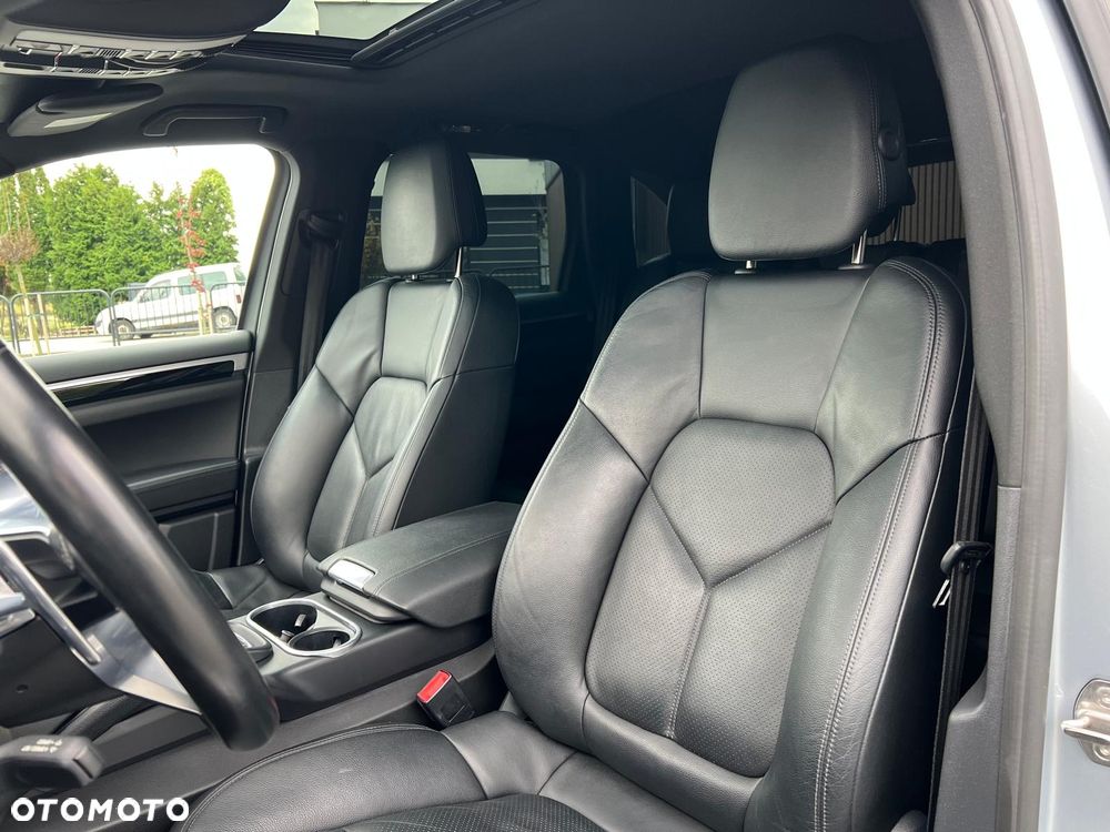 Porsche Cayenne - 20