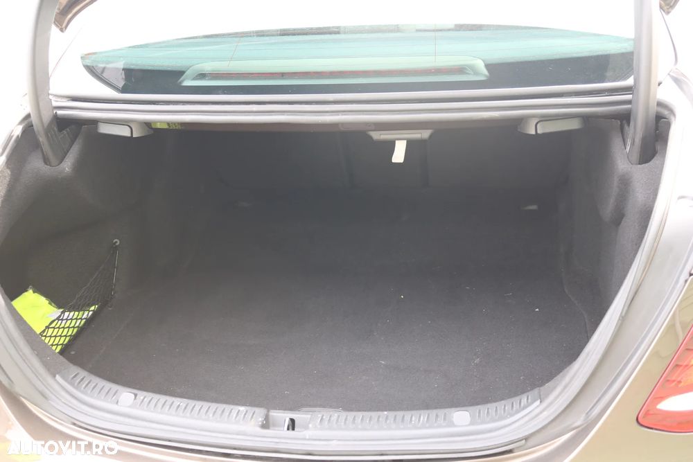 Mercedes-Benz E 220 d 4Matic 9G-TRONIC Avantgarde - 23